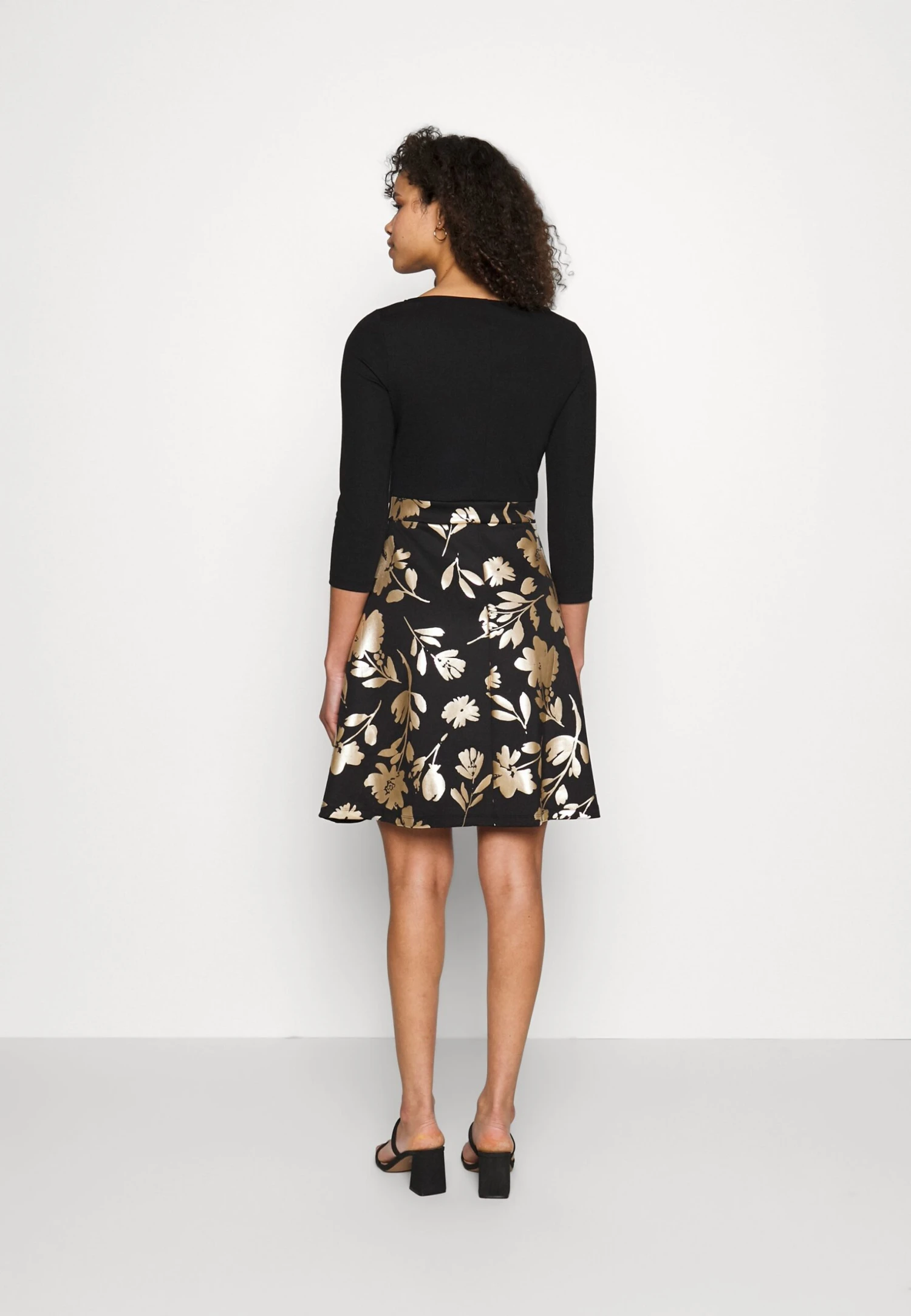 Anna Field Vestito Di MaglinaBlack Gold Donna Vestiti AN621C1UQ-Q11 5 Anna Field Vestito Di MaglinaBlack Gold Donna Vestiti AN621C1UQ-Q11 - immagine 5