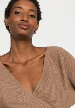 Anna Field MaglioneCamel Donna Maglieria AN621I0HN-B11 -Moda Sconto 061648ccc0e74712987fb9223c056dd4