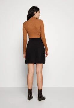 Gonna A CampanaBlack Donna Gonne ANH21B005-Q11 -Moda Sconto 0f1e6c4a35004bae822f34e9c97635ee