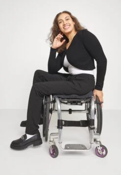 Anna Field PantaloniBlack Donna Pantaloni AN621A06T-Q11 -Moda Sconto 13555d88dd5441acbb0708b3b2310320