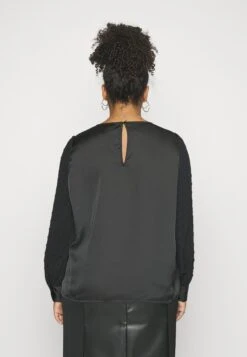 CamicettaBlack Donna Camicie E Bluse AX821E018-Q11 -Moda Sconto 13d6b5911e274132bd6ee604b4a77c36