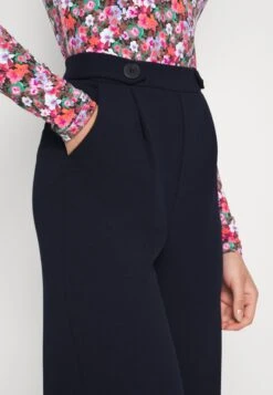 PantaloniDark Blue Donna Pantaloni ANH21A00J-K11 -Moda Sconto 13daa6ea722c4b6d888bc084f5ba4962