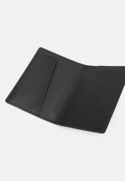 Anna Field Passport Case And Luggage Tag SetCustodia Per PassaportoBlack Donna Portafogli E Portachiavi AN651F04H-Q11 -Moda Sconto 6cebaff05c534c59aba96c1fb1c7ab54