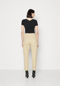 Anna Field Pantaloni CargoBeige Donna Pantaloni AN621A07M-B11 8 Anna Field Pantaloni CargoBeige Donna Pantaloni AN621A07M-B11 -Moda Sconto 6ebd5fbacc544c6ba23fe57aa651b7ac