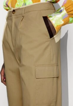 Pantaloni CargoBeige Donna Pantaloni ANH21A00V-B11 -Moda Sconto 6fedc121c57d40fd89aef42508b7eda0