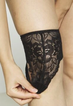 Anna Field 7 Pack Lace Brief - New Variation Of Greer - Micro Panel- Slip - Black -Moda Sconto 853df80a4e0e4cdf8318bd5a6aca3ea8