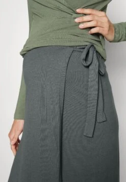 Maternity Basic Midi Skirt Gonna A TubinoLight Green Donna Gonne EX429E00O-M11 -Moda Sconto 966ca3a490b643babb058a6ad02875e0
