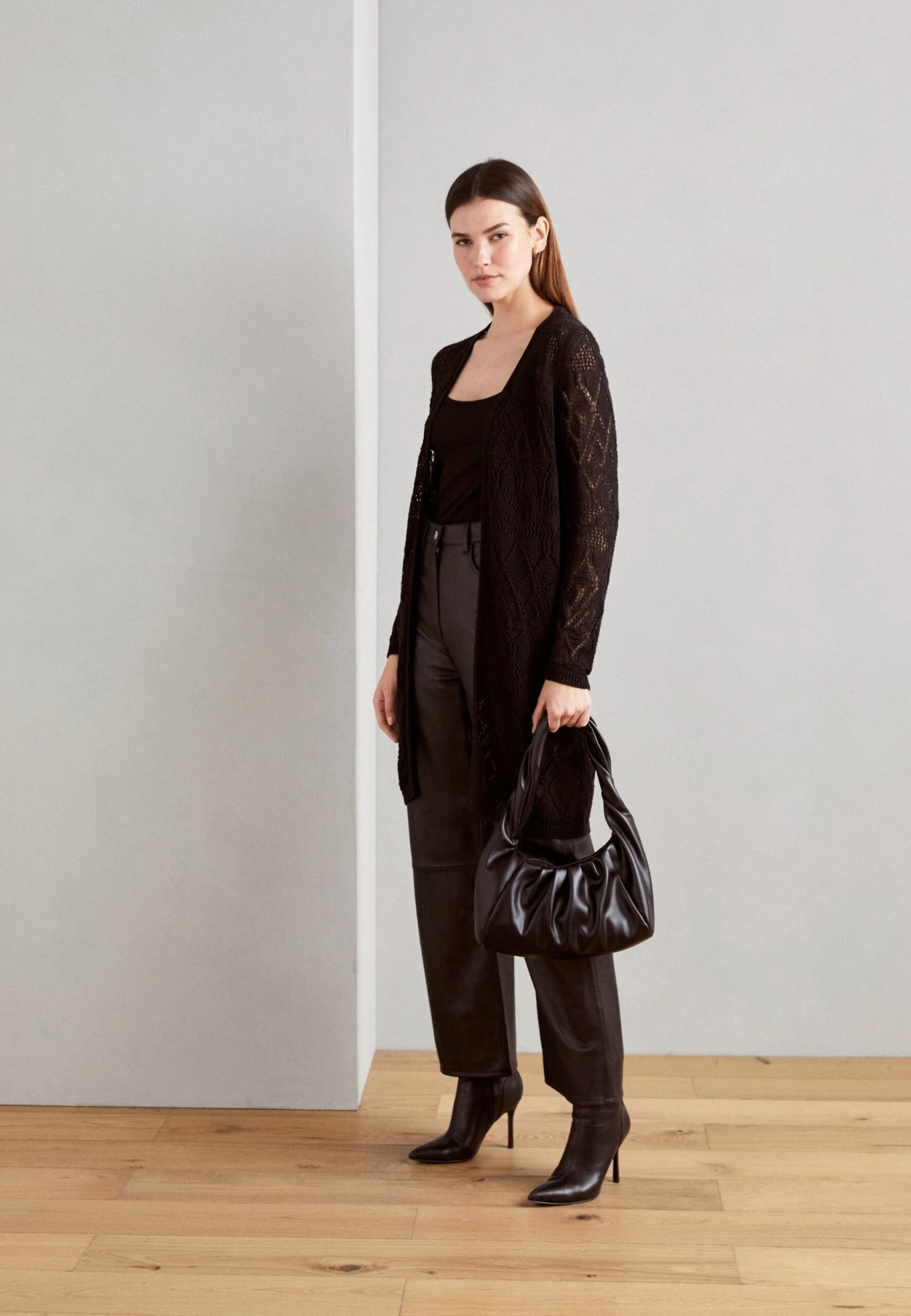 Moda Sconto -Moda Sconto 9b9fdd3c7d424486a0f275c885e85406 scaled