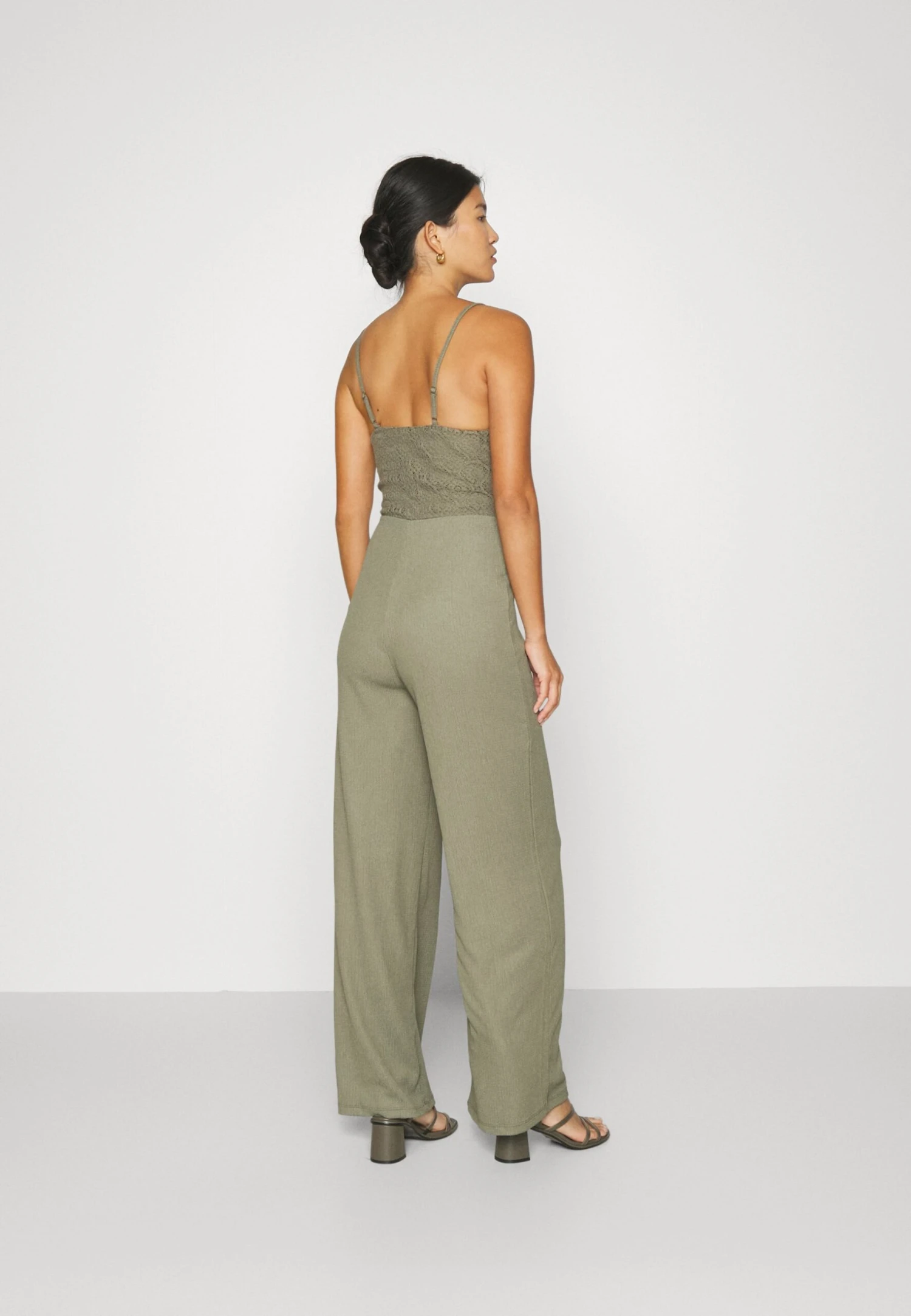 Anna Field Tuta JumpsuitOlive Donna Tute Jumpsuit AN621T03F-N11 3 Anna Field Tuta JumpsuitOlive Donna Tute Jumpsuit AN621T03F-N11 - immagine 3