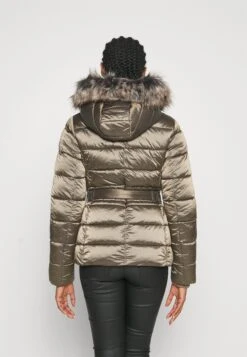 Giacca InvernaleBeige Donna Giacche E Blazer ANI21U00K-B11 -Moda Sconto c20a7c8c28f8442ba0c72a3cb57fb70c