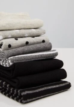 Anna Field 8Pp Spot Stripe CalzeGrey Donna Calze AN681F01Y-C11 -Moda Sconto c4f9f9de7c754216a2ed0c3f542fba9e