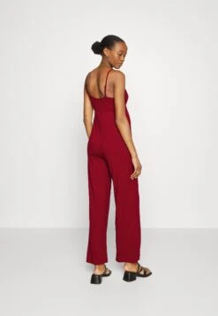 Strappy Drappy Cintered Tuta JumpsuitDark Red Donna Tute Jumpsuit EX429D008-G11 -Moda Sconto d7cda58085144bcabd572b4af95a1e81