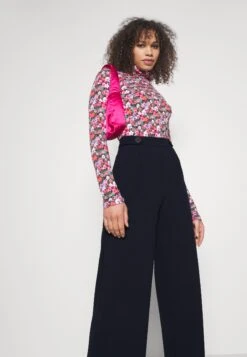 PantaloniDark Blue Donna Pantaloni ANH21A00J-K11 -Moda Sconto e11e1593861446bf8547743d7c97d225