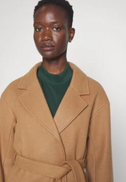 Anna Field Cappotto ClassicoCamel Donna Cappotti AN621U023-B11 -Moda Sconto ee8a0a28bbb74230a27cb803e974c96e