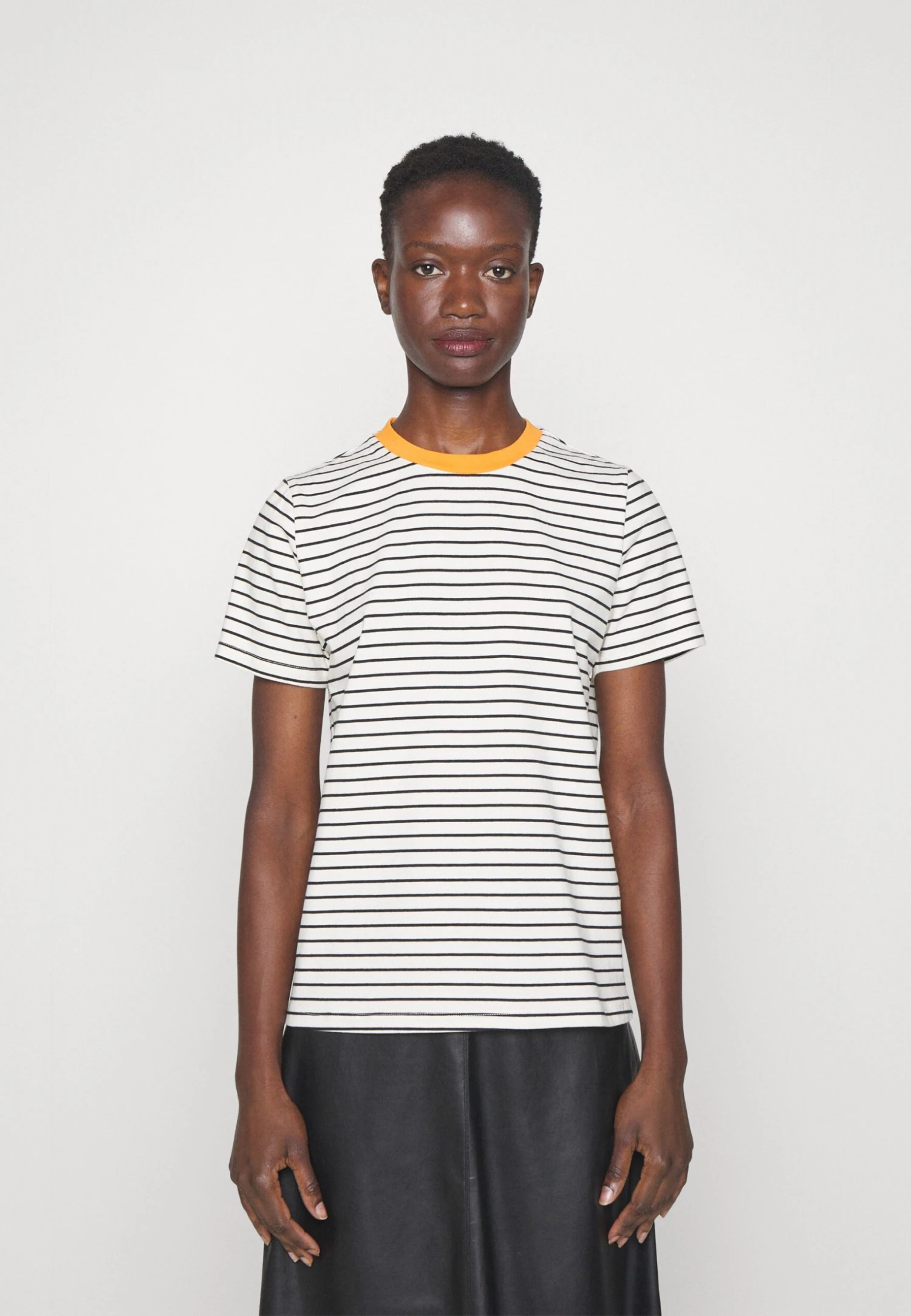 Anna Field T-Shirt Con StampaBlack/Off-White/Orange Donna T-shirt E Top AN621D19F-Q11 3 Anna Field T-Shirt Con StampaBlack/Off-White/Orange Donna T-shirt E Top AN621D19F-Q11 - immagine 3